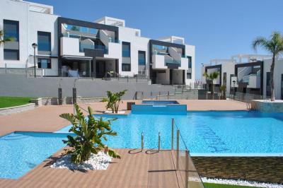 Første etasje leilighet i Oasis Beach Punta Prima 8 Nº 035 on España Casas